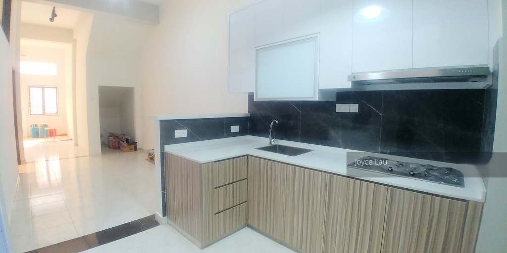 Shrewsbury Road thumbnail photo